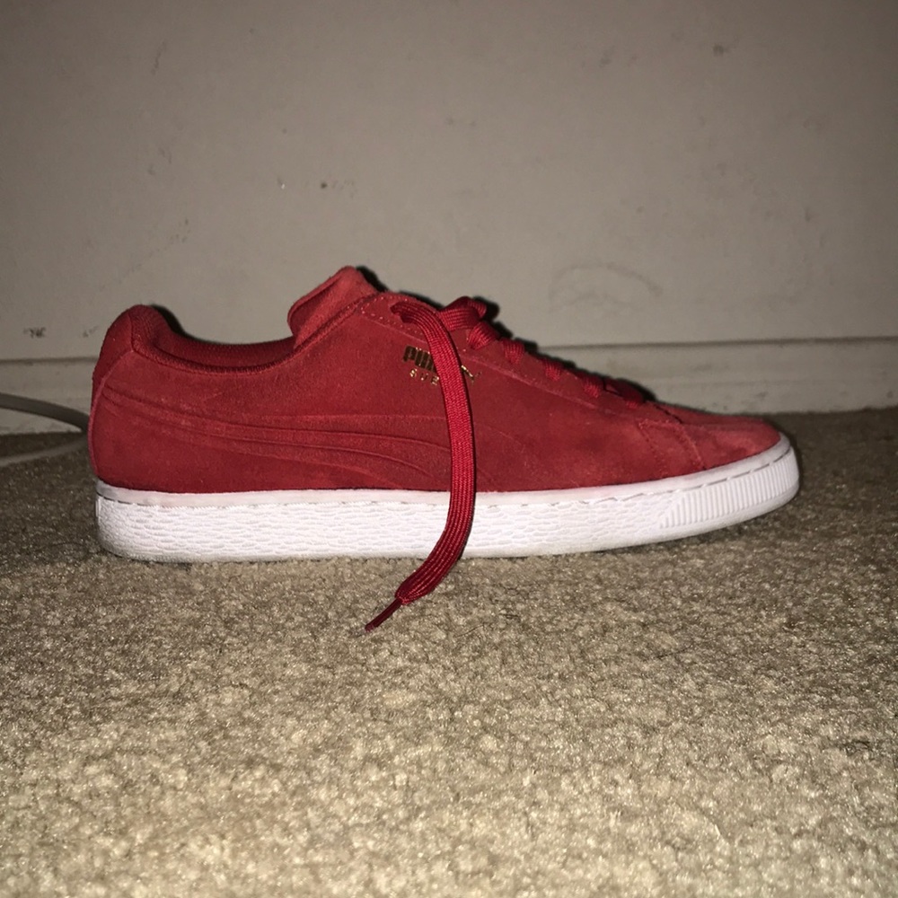 Unisex Puma Suede Size 7.5